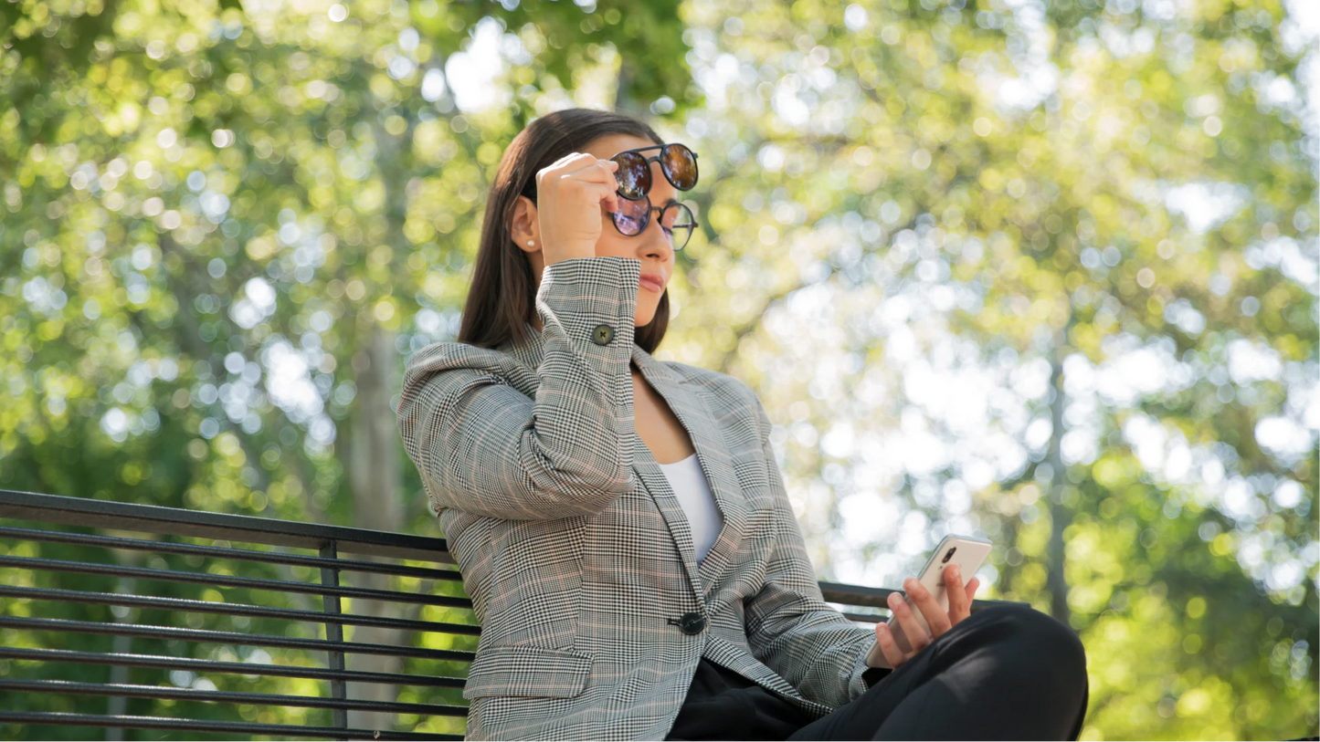 Clipp Glasses Harry monitor szemüveg női modellen kültéren